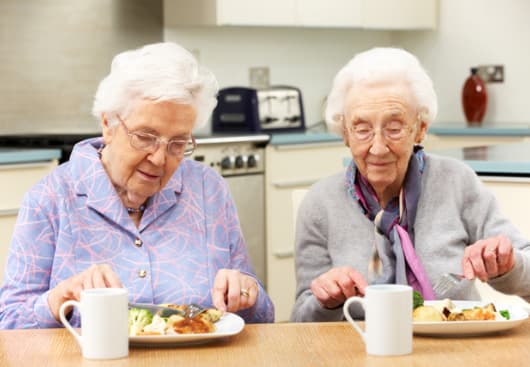 Challenges that Seniors Face When Eating